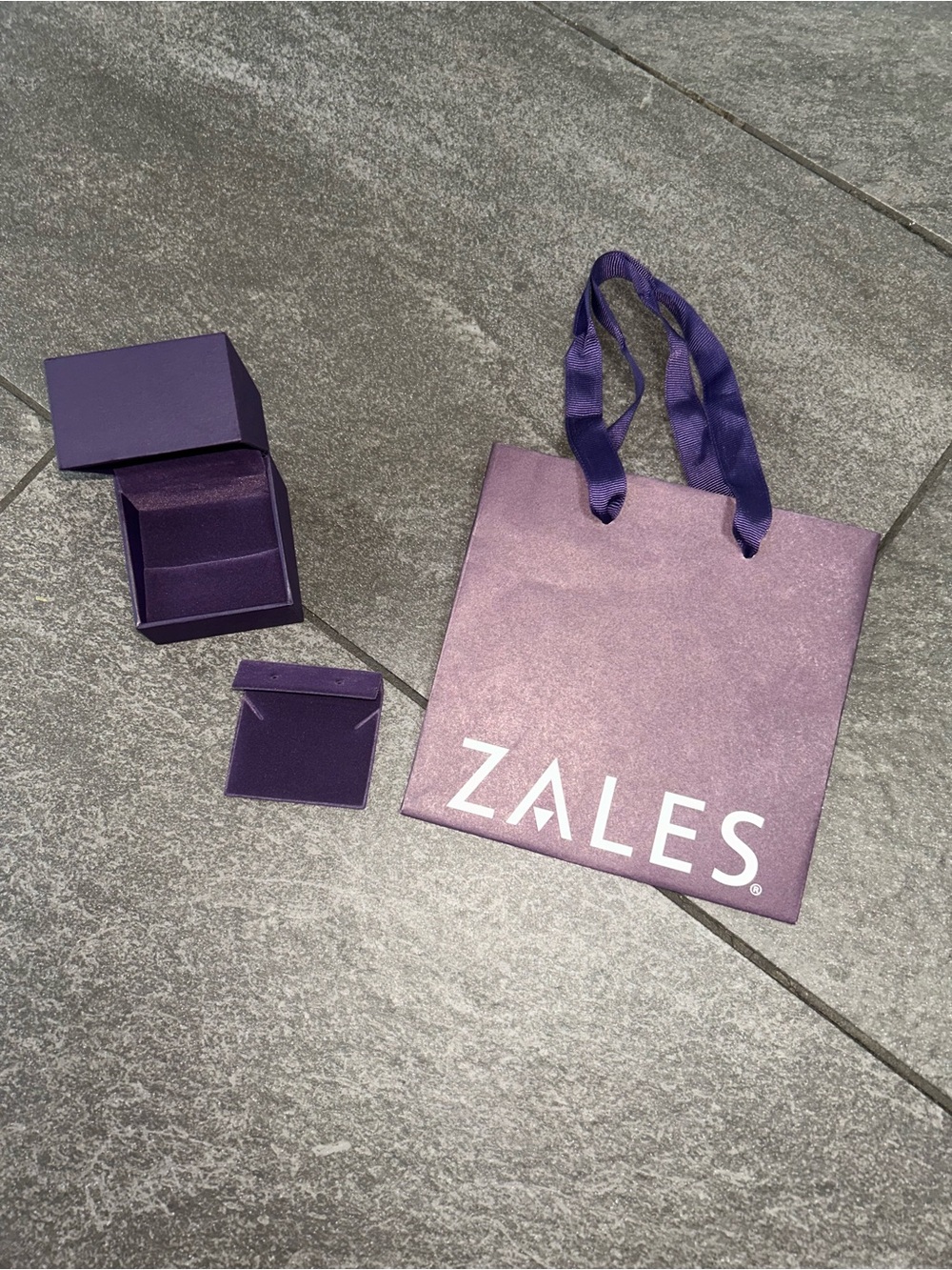 Zales Royal Purple Ring/Earring jewelry box with bag - Picture 5 of 6